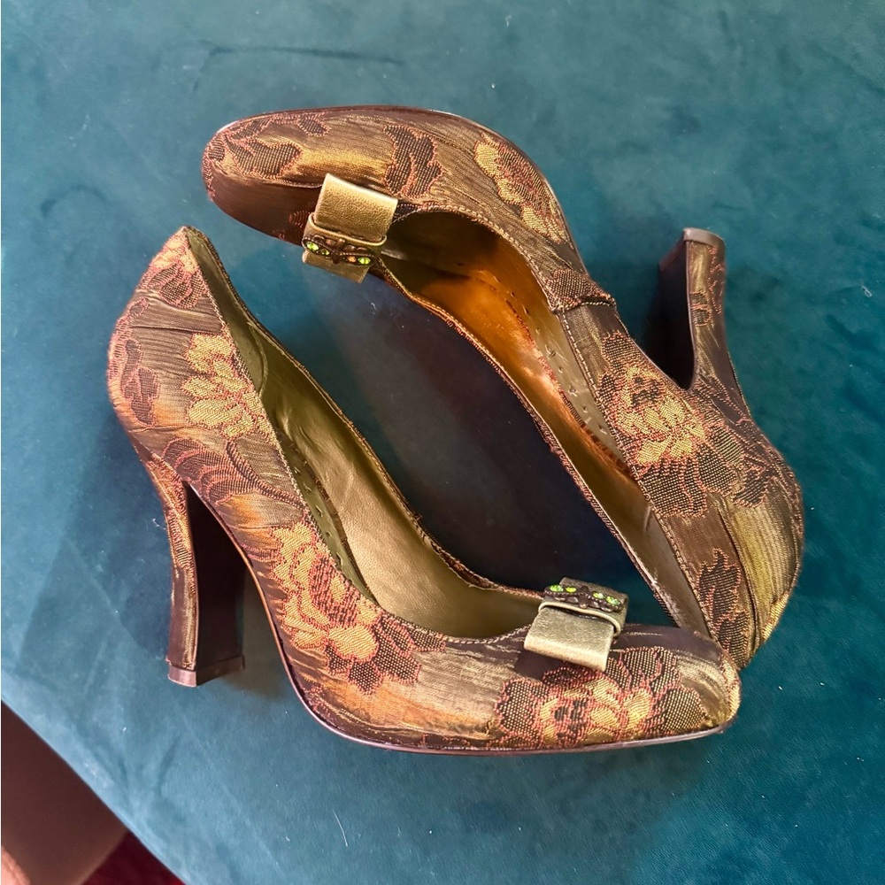 Elegant Brown Floral Heels